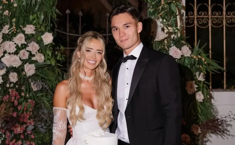 費仔轟出中華隊WBC首支滿貫全壘打！4個月前才新婚　老婆超級辣