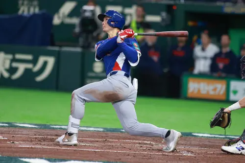 滿貫全壘打！費仔是台灣人？大聯盟年薪、媽媽台中人：因他打WBC