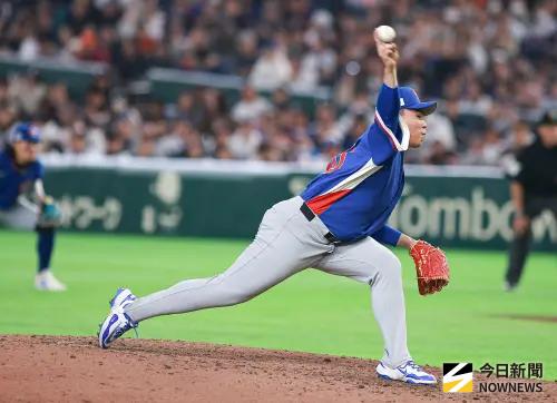 ▲峻岳的成長一直被前輩看在眼底。現任中信兄弟投手教練、前旅美名將王建民曾公開盛讚曾峻岳的進步極為顯著。（圖／記者葉政勳攝 ,2026.03.07）