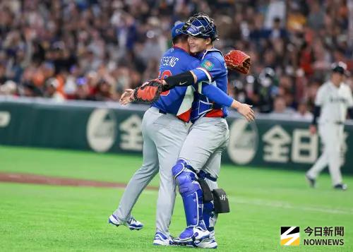 中華隊開胡！台灣球迷陷入瘋狂　東京巨蛋「三聲道廣播」提醒此事