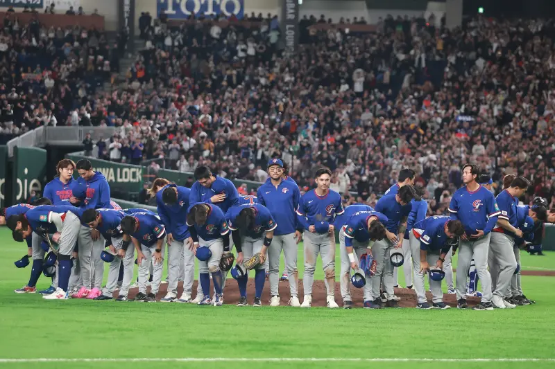 台灣隊扣倒捷克！卓榮泰驚喜現身東京巨蛋見證　與球迷打招呼
