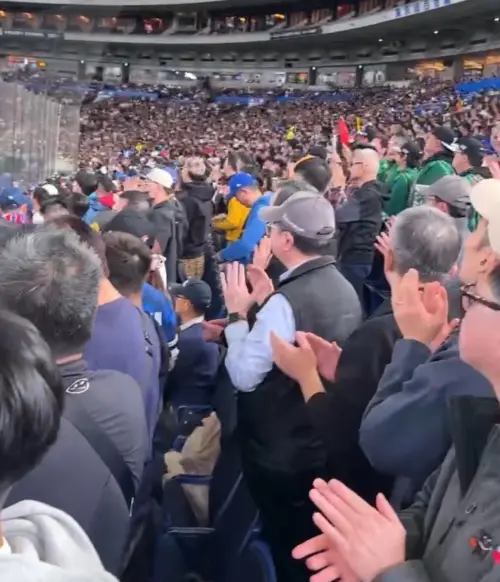 台灣隊扣倒捷克！卓榮泰驚喜現身東京巨蛋見證　與球迷打招呼