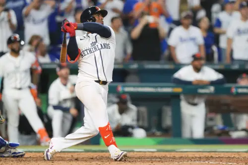 影／經典賽第1人！艾爾比斯炸神再見轟　4：3讓尼加拉瓜首勝飛了