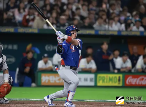 ▲2026年世界棒球經典賽台韓大戰，鄭宗哲在六局轟出飛越中外野大牆的陽春砲。（圖／記者葉政勳攝）