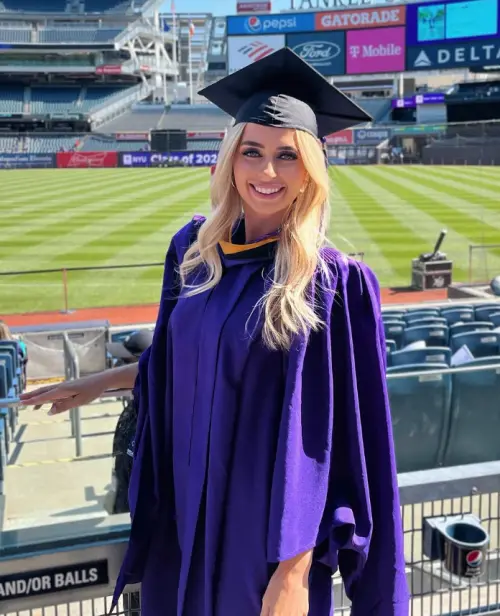 ▲漢娜還是紐約大學碩士畢業生，學歷跟外型都超亮點。（圖／漢娜IG@hannafairchi）