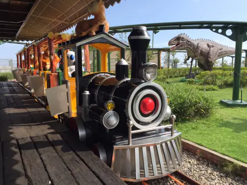 ▲「恐龍探索樂園」遊樂設施也很多，都與恐龍元素融合起來。（圖／恐龍探索樂園臉書）