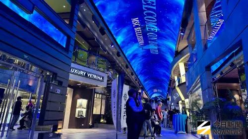 ▲位於MSC榮耀號中心的榮耀大道素有「海上香榭麗舍大道」之美名。（圖／記者陳美嘉攝，2026.03.08）