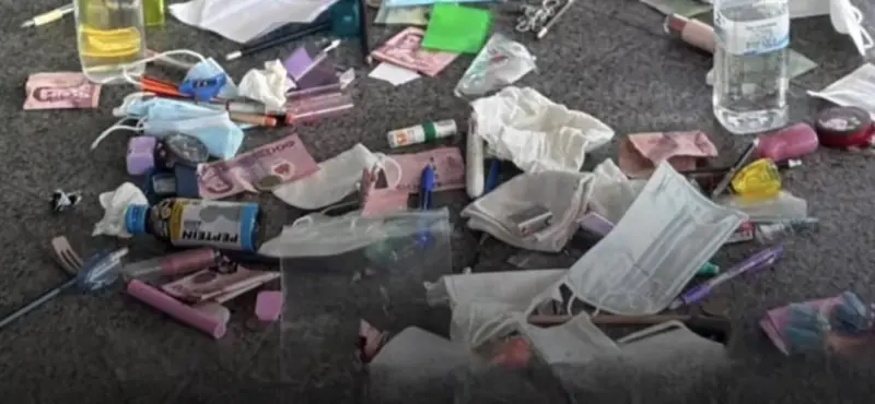 泰國名校入學考競爭激烈！考生被迫場外丟現金　嚴格規範避作弊