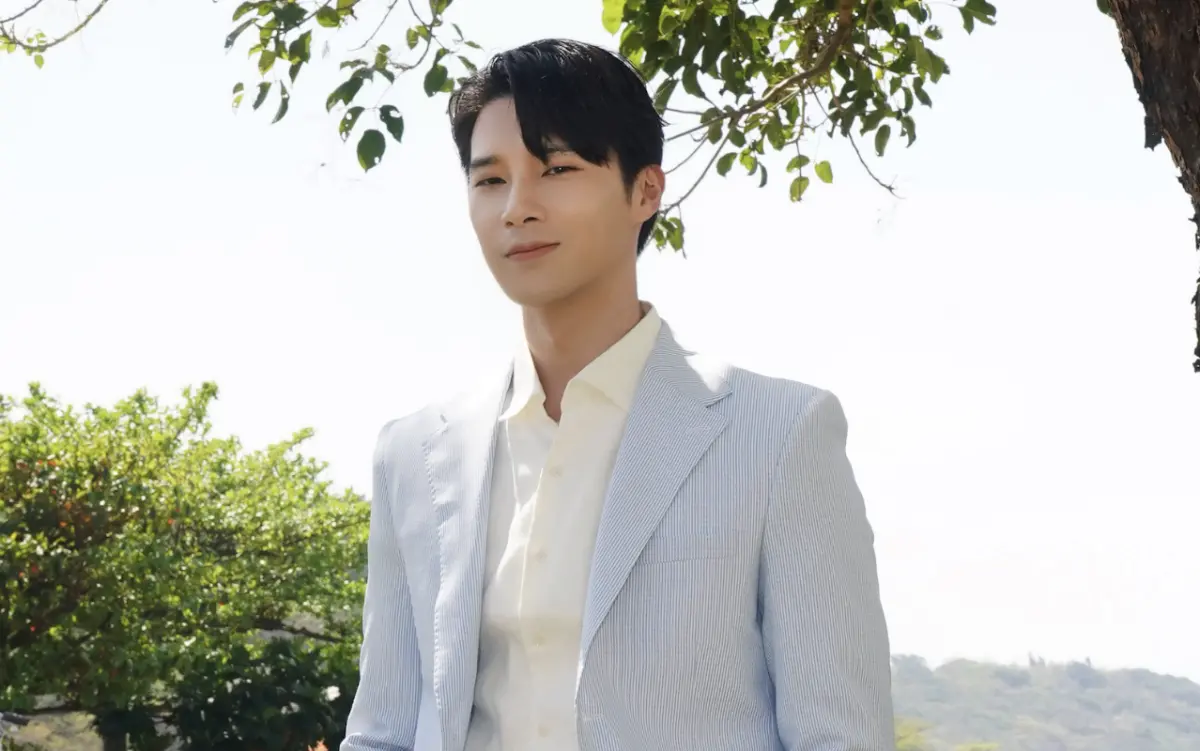 ▲宋偉恩到小琉球拍《沙瑪基的惡靈》竟帶了整箱的高蛋白，讓拍戲現場變成健身營。（圖／答人文創提供）