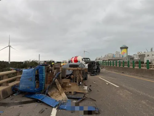 ▲台61觀音段嚴重車禍。（圖／警方提供）