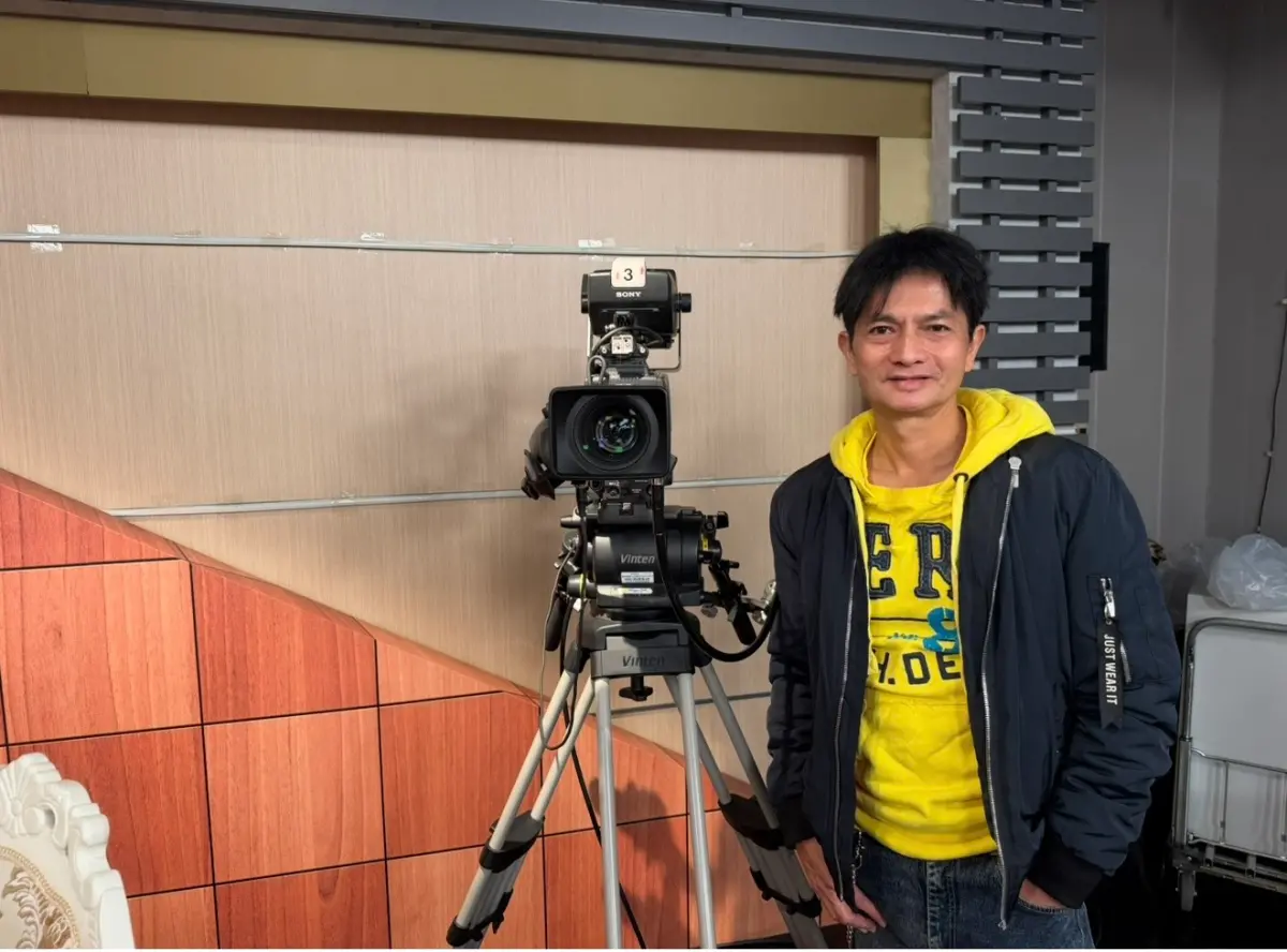 ▲呂嘉興分析台股盤勢，重挫2000多點不急著進場，也提醒股民要做好風險管理，用閒錢買股票。（圖／呂嘉興提供）