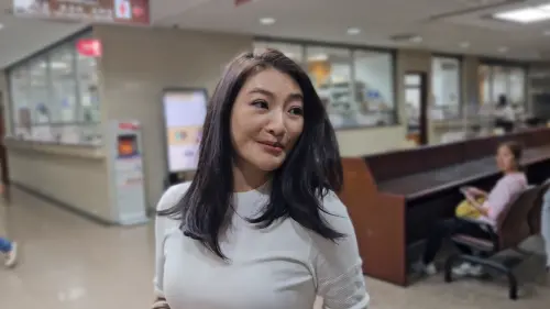 ▲王婉玲2024年前往林鴻南的辦公大樓鬧事，不滿女律師對她錄影蒐證，搶奪壓制對方手機、甚至出手掌摑，遭到北檢起訴。（圖／記者劉松霖攝，2025.10.23）