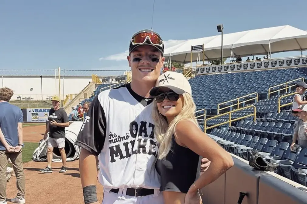 ▲WBC澳洲好手Bazzana（左）年僅23歲，是MLB選秀狀元，和費仔一樣目前效力於守護者隊，他還有一名超辣女友。（圖／翻攝自IG@kylaknott）