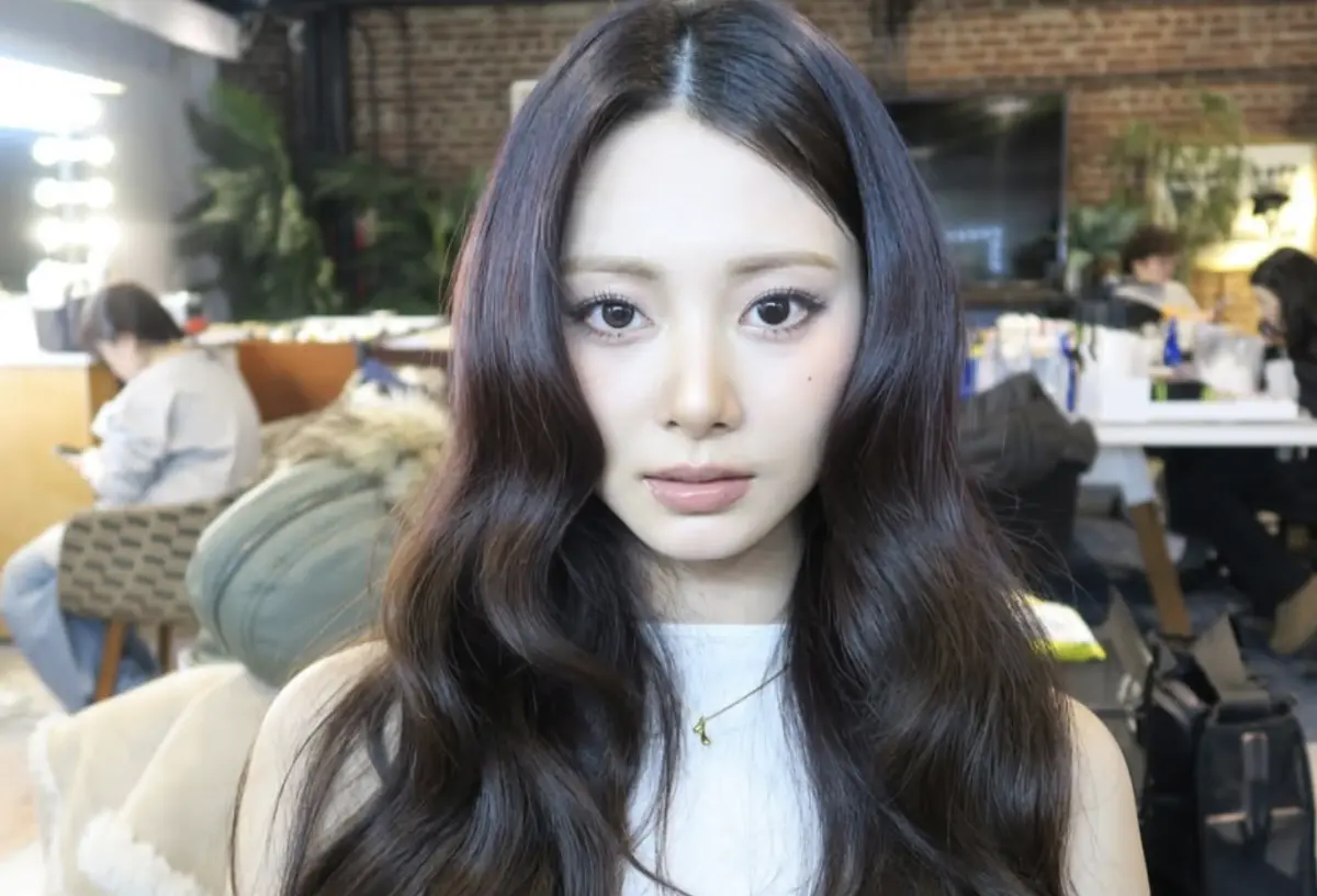 ▲TWICE子瑜第一個台灣代言出爐！她直接變身7-ELEVEN品牌大使，不只推出聯名刈包等商品，還將大巨蛋附近門市變成主題店，讓粉絲搶著打卡。（圖／IG@thinkaboutzu）