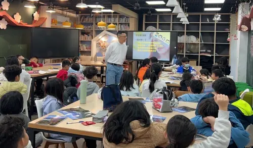 帶偏鄉孩童玩　音樂人李驥暖心開講