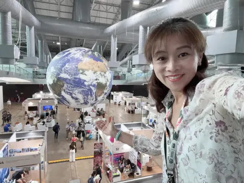 ▲李瑞玉曾經是東森新聞教育記者，後來被三立新聞挖角跑醫療線及身兼主播，目前已經在《文茜的世界周報》團隊16年多。（圖／文茜的世界周報 Sisy's World News臉書）