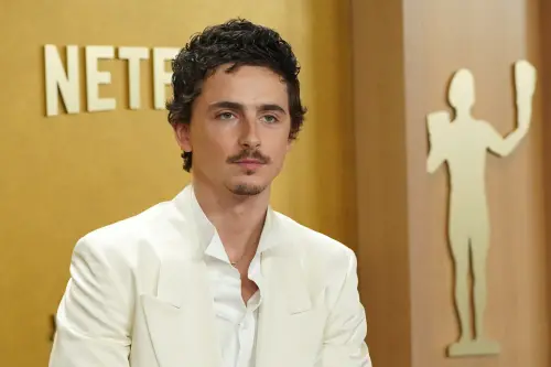 ▲「甜茶」提摩西夏勒梅正走到事業的關鍵期，身旁人士要他放棄愛情、挽救事業。（圖／美聯社／達志影像）