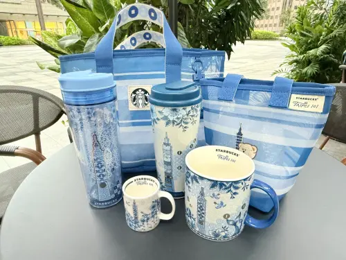 ▲星巴克「藍彩風華101系列」在地市場新品。（圖／記者蕭涵云攝）