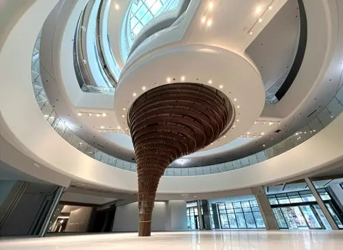 ▲漢神洲際購物廣場內部設計曝光！空間設計充滿現代感與藝術氣息。 （圖／翻攝自漢神洲際購物廣場臉書）