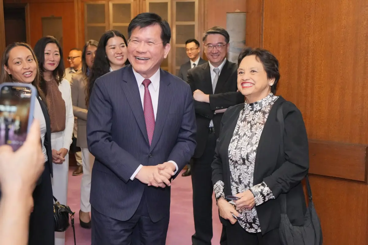 ▲外交部長林佳龍歡迎關島總督訪台。（圖／取自林佳龍臉書）