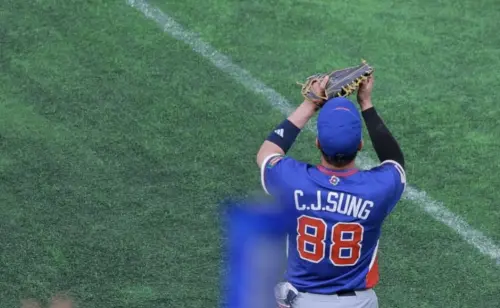 ▲宋晟睿在WBC中秀接殺美技。（圖／翻攝自IG@c.j.sung_0814）