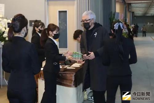 張宇送別袁惟仁！承諾繼續看顧他的孩子：只要一通電話我們一定在