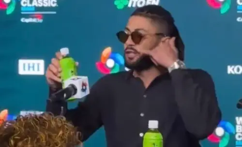 伊藤園變最大贏家！塔提斯也想要代言　記者會「1手勢」笑翻全場