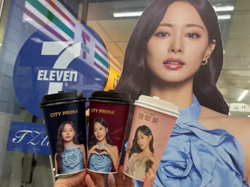 周子瑜現身7-11！親筆簽名在「這門市」　限量小卡買鮮食就免費送
