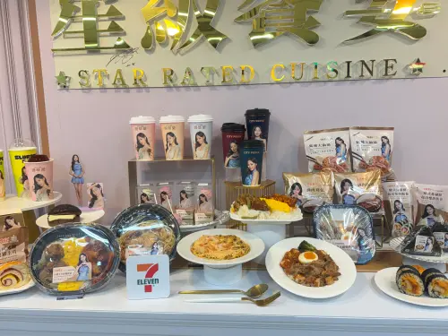 ▲7-11本次邀請出生於台南的周子瑜擔任「星級饗宴」品牌大使，由台南晶英酒店監製開發，推出台、韓口味融合的創意商品。（圖／記者鍾怡婷攝）