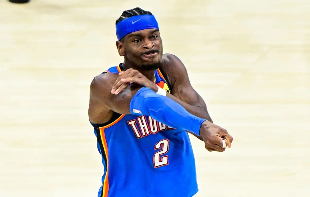 ▲雷霆一哥「SGA」亞歷山大（Shai Gilgeous-Alexander）最後時刻投進後撤步三分準絕殺，率隊129：126擊敗丹佛金塊，賽後被問到這個動作是否為計劃一環時，SGA給出超帥氣答案。（圖／美聯社／達志影像）