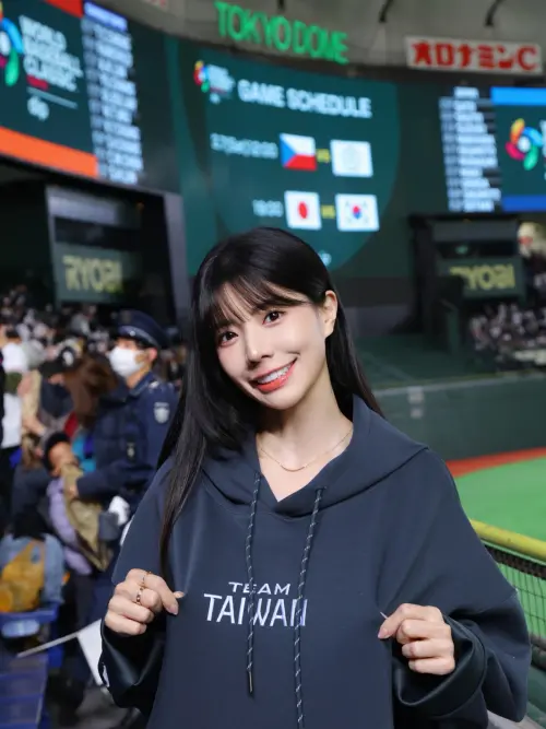 ▲艾融發文表示，全場球迷一起相信球員的熱血和感動，是她當啦啦隊的原因之一。（圖／Irene 林艾融臉書）