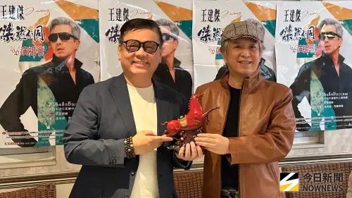 台語情歌王子王建傑首場個人演唱會登高流