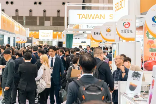 ▲東京食品展台灣館及屏東館吸引人潮參觀。（圖／屏東縣府提供）