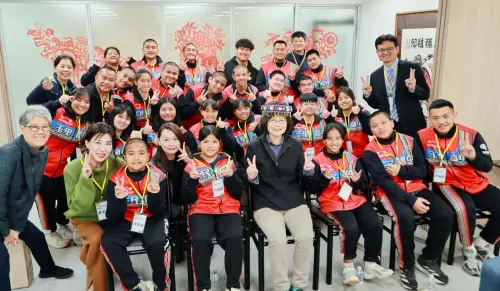 不只棒球！奪牌小將默默無聞？蔡英文請吃牛排竟要求「學這個」