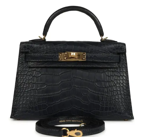 ▲愛馬仕的凱莉包就算再昂貴，仍然會成為網路上的發燒貨，圖中的包款在網上價格已開到8.25萬美元（約合台幣262萬）。（圖／摘自madisonavenuecouture）