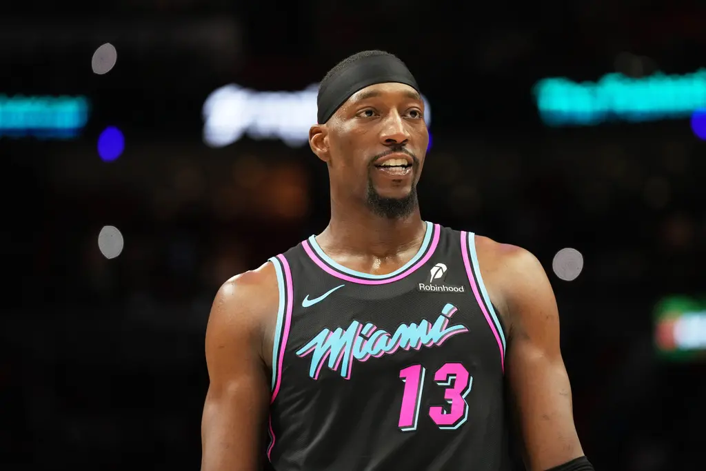 ▲邁阿密熱火隊球星阿德巴約（Bam Adebayo）在對陣華盛頓巫師隊的比賽中，隻手遮天狂砍83分，正式超越已故傳奇球星科比·布萊恩（Kobe Bryant）的81分紀錄，成為NBA史上單場得分第二高的球員。（圖／美聯社／達志影像）