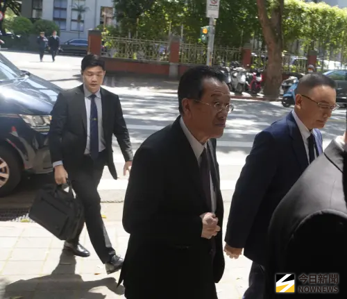 M109A7自走砲等4項軍購發價書已到　顧立雄拜會民眾黨團溝通