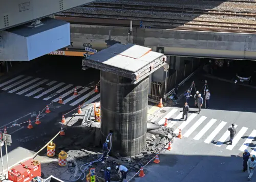 日本大阪道路長出「巨型鋼管」！18公尺高超傻眼　專家：前所未聞
