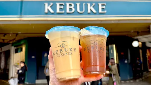 ▲「可不可熟成紅茶」一直被視為紅茶系飲品的代表之一，店面主打英式復古風格，彷彿老式茶商洋行般的設計，成功吸引許多年輕族群拍照打卡。（圖／記者蕭涵云攝）