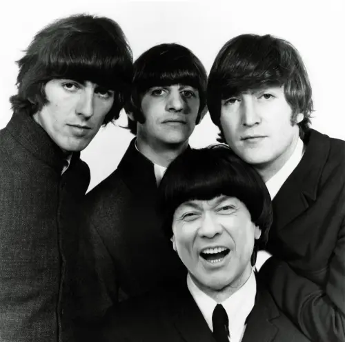 ▲豬哥亮（下）「招牌馬桶蓋頭」髮型靈感來自英國傳奇搖滾樂團「披頭四」。（圖／高雄流行音樂中心提供、GettyImages）