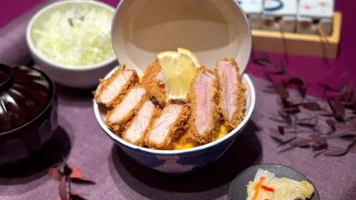 豬排丼升級海陸兩吃！勝急6大品牌新菜開箱　金子半之助親子丼曝
