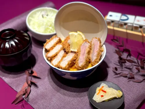 ▲かつ丼屋勝急「紅魽腰內豬排丼飯」開箱，真實口感曝光。（圖／記者蕭涵云攝）