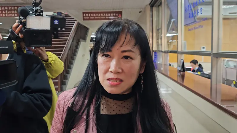 ▲張金鳳一審最終辯論仍堅持無罪,她並無誹謗侯怡君的犯意,法官諭知4月15日宣判。(圖/記者劉松霖攝)