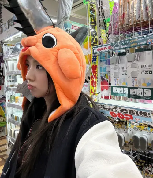 ▲Jisoo私下是熱愛電玩、動漫、打籃球的四次元少女。（圖／Jisoo IG@sooyaaa__）