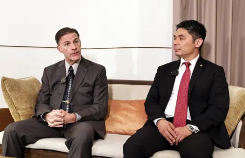 ▲阿奎利諾（圖左）也提到，無論是俄烏戰爭或是正在進行的中東戰爭，都顯示無人機、無人船改變戰場的能力。（圖／記者吳翊緁攝影）