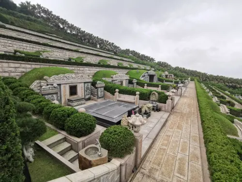 ▲清明節掃墓祭祖、墳墓建議早上7時至下午3時掃最好。（圖／楊登嵙提供）