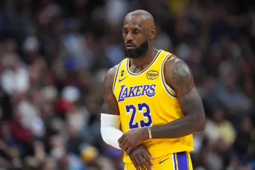 詹姆斯未來動向剩2隊！外媒駁斥「不可能去勇士」　1情況直接退休