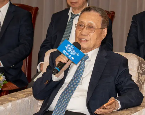 南亞多元佈局　董事長吳嘉昭：電子材料獲利貢獻過半、翻身關鍵