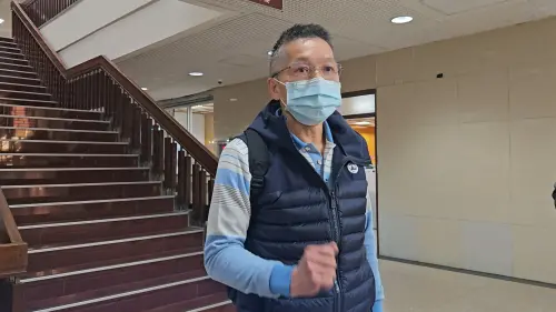 ▲黃建榮受訪表示，他是詐騙案被害人，為了取回投資款反遭詐騙者誣告。（圖／記者劉松霖攝）