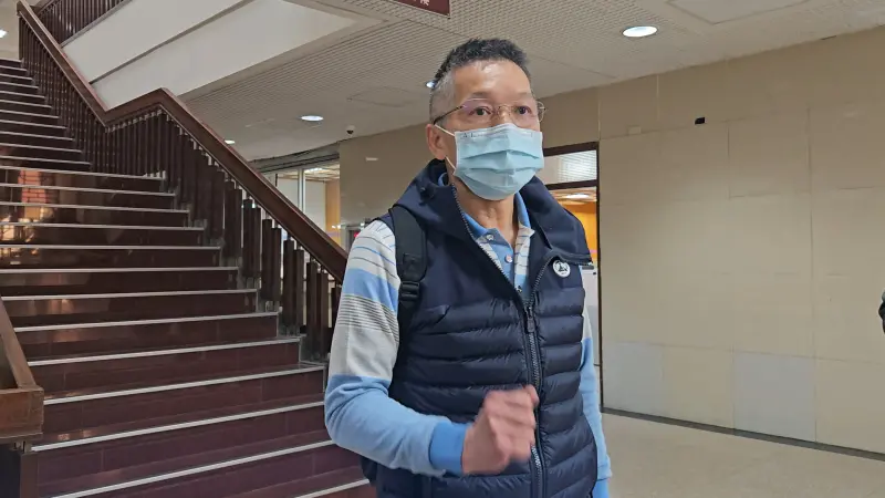    ▲黃建榮受訪表示，他是詐騙案被害人，為了取回投資款反遭詐騙者誣告。（圖／記者劉松霖攝）  